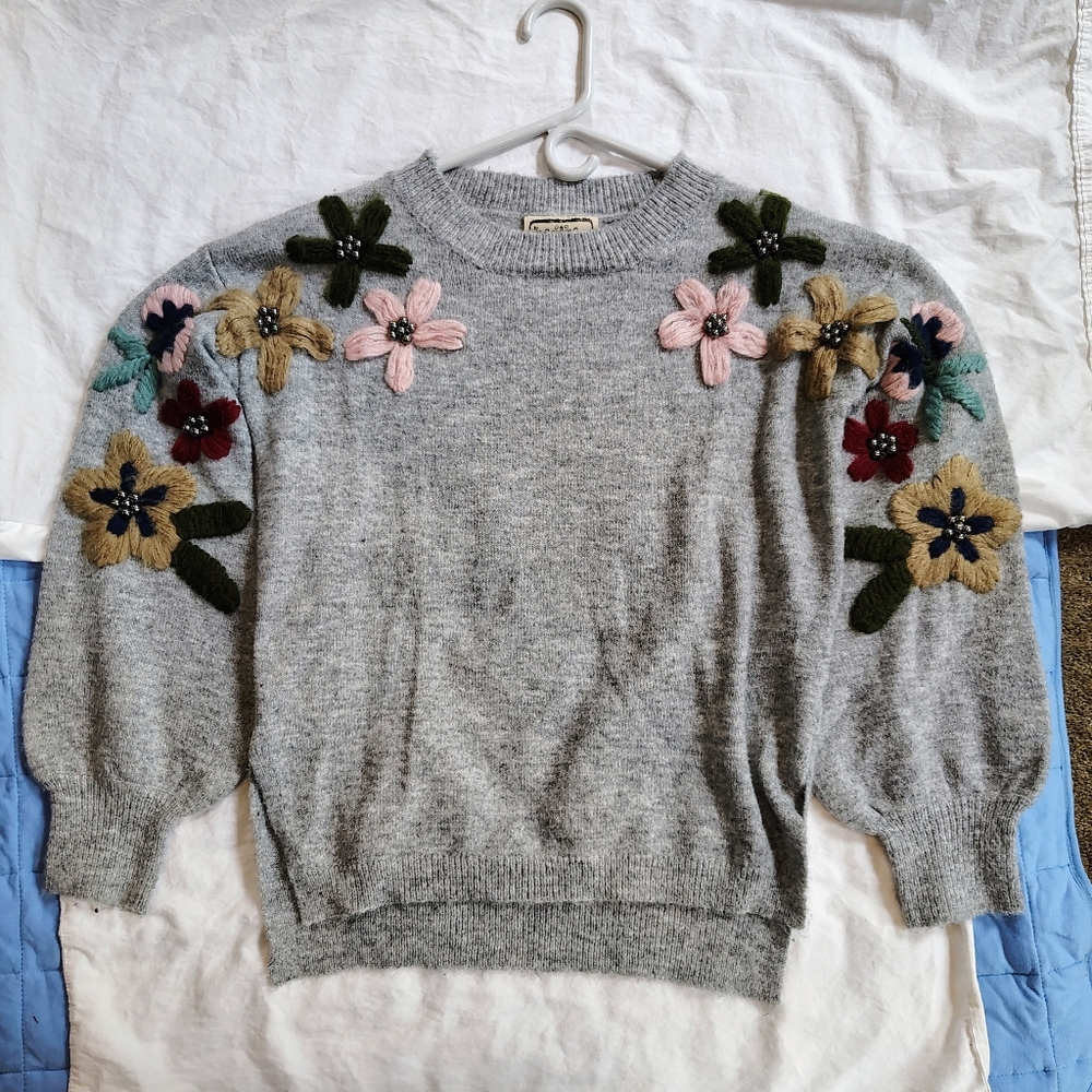 Vintage Concept Wool Blend Sweater 3D Embroidered Floral Appliqué Size Small